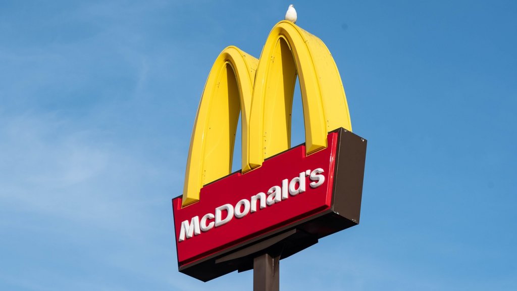 Британцы лишились коктейлей в McDonald's из-за нехватки водителей