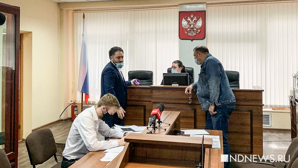 В Екатеринбурге начался процесс «Костюшкин vs Монеточка». На этот раз пришли обе стороны