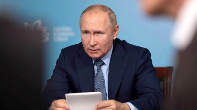 Путин проводит короткий отпуск в Сибири в компании Шойгу