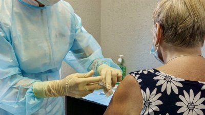 Депутаты медфракции помогли вакцинироваться от ковида более 7 тысяч екатеринбуржцам
