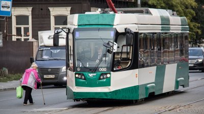 В Челябинске трамваи не поделили поворот
