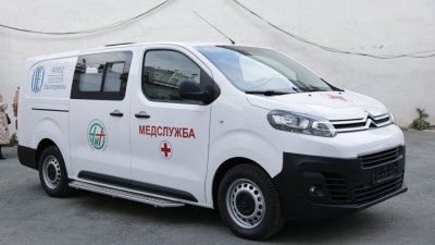 Уральскому институту травматологии и ортопедии подарили автомобиль скорой помощи