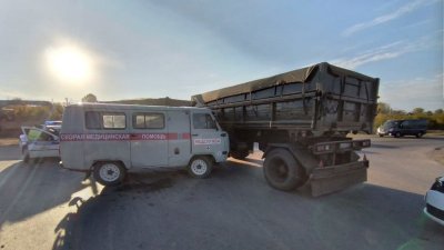 Девять медиков пострадали при столкновении скорой с грузовиком в Башкирии
