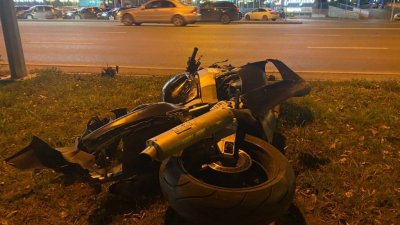 Мотоциклист насмерть сбил женщину в Тюмени