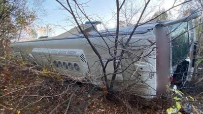 Автобус опрокинулся в кювет в Хабаровском крае, есть пострадавшие
