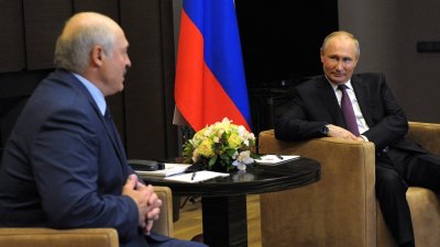 Лукашенко предлагает разместить у себя российское ядерное оружие и признаёт Крым