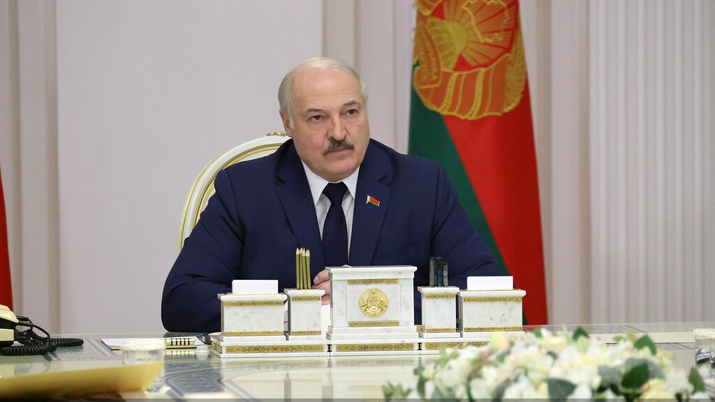 Лукашенко пригрозил перекрыть ЕС транзит газа в ответ на новые санкции
