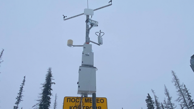 На трассах Ямала установили умные метеостанции: они снимают видео, подсказывают, когда надо убирать снег и помогают делать верный метеопрогноз