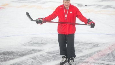 «Автомобилист» уволил канадского тренера после затяжной серии поражений