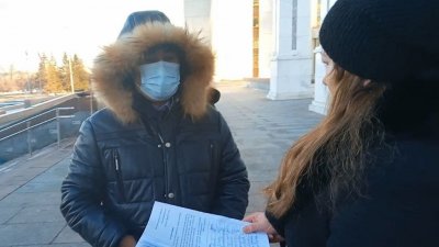 Общественники из Нижнего Тагила передали в заксо подписи против введения QR-кодов