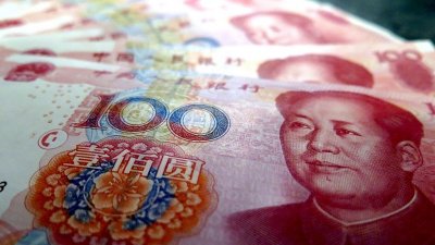 Россияне купили китайские юани на рекордную сумму