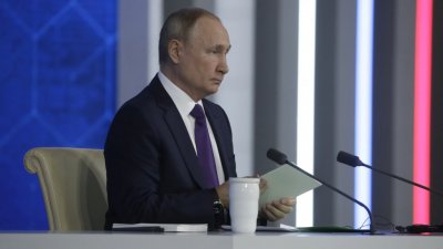 «Вам может показаться это странным…» Путин оценил работу Банка России