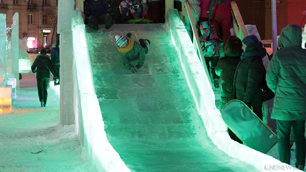 Ледовый городок Копейска оказался небезопасным для детей
