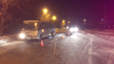 В Екатеринбурге автобус с пассажирами насмерть сбил пешехода