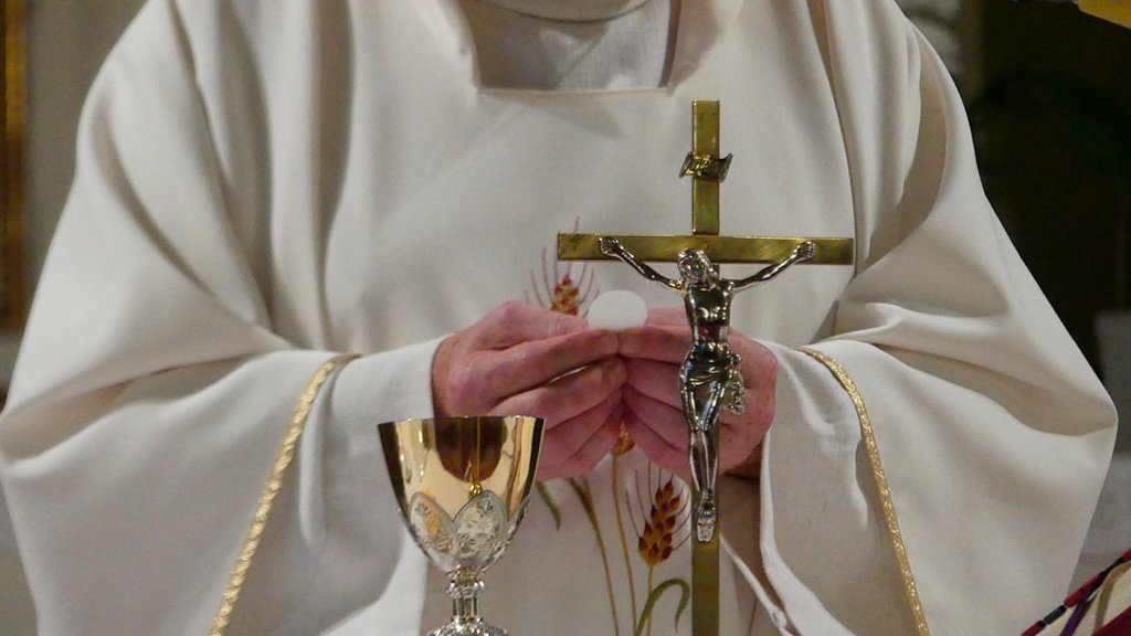 Бывший папа Римский признался в лжесвидетельстве по делу о священниках-педофилах