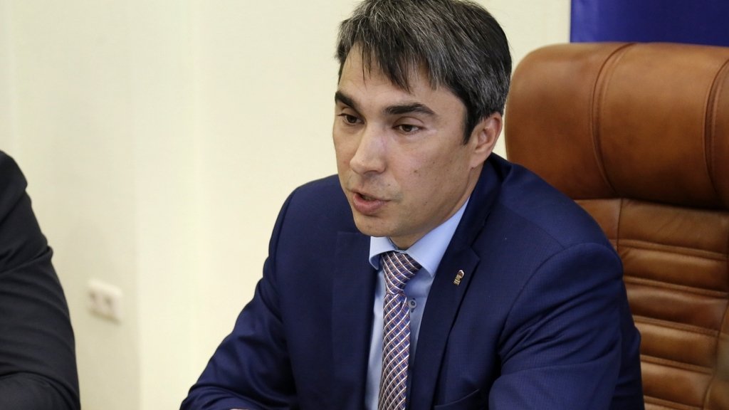 Банкир и депутат Кафеев снова оправдывается из-за конфликта вокруг кетовской школы