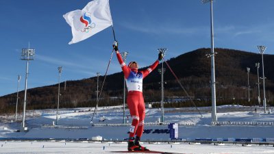 Лыжник Большунов принес России 12-ю медаль Олимпиады