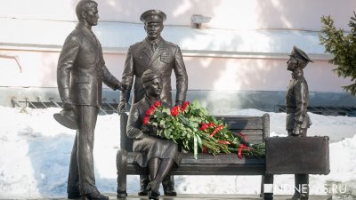 В Екатеринбурге открыли памятник героям фильма «Офицеры» (ФОТО)