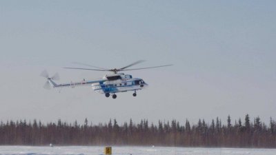 На Ямале аварийную посадку совершил вертолёт с вахтовиками