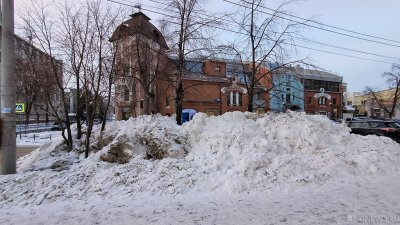Некомфортная среда: в Челябинской области объекты, благоустроенные на федеральные деньги, утонули в снегу