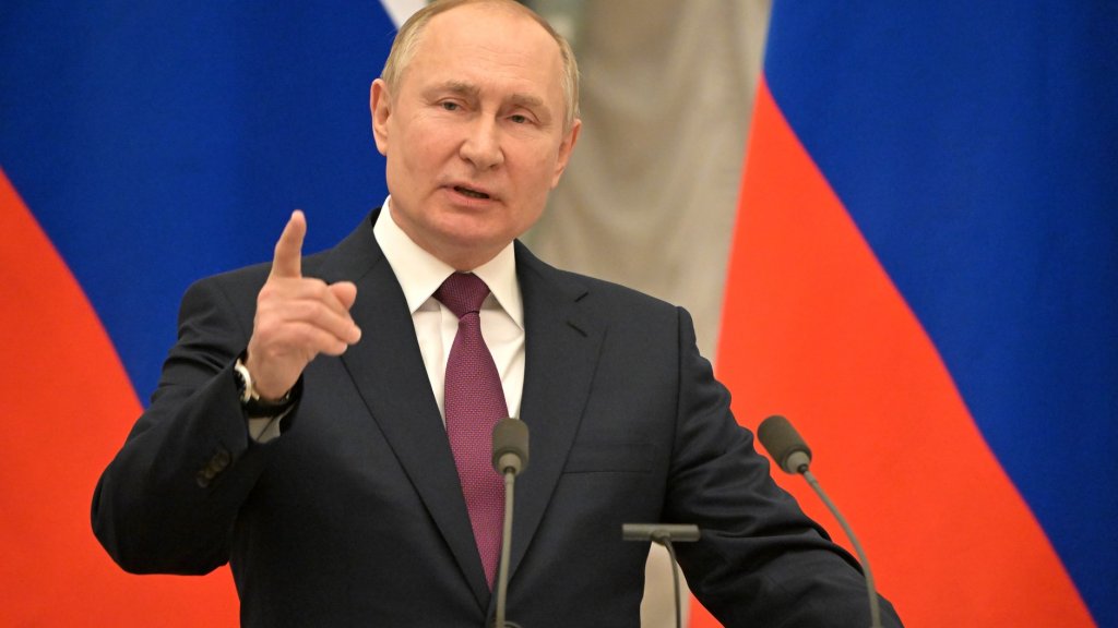 Путин заявил, что Запад хочет запустить волну хаоса по всему миру