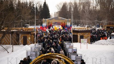 Губернатор Шумков не пришел на митинг «Крымская весна»