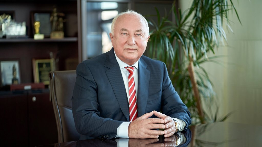 Глава «Уральских авиалиний» Сергей Скуратов отмечает 72-летие (ФОТО)