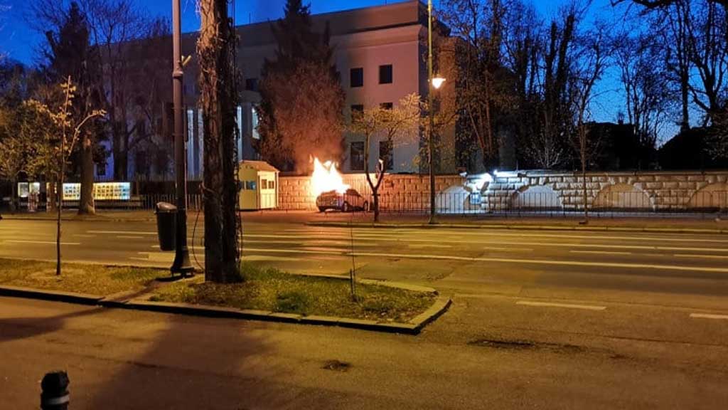 «Это фактически теракт»: стали известны детали инцидента с тараном ворот посольства РФ в Румынии