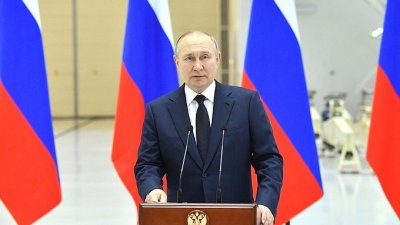 Путин поручил начать строительство Северного широтного хода в 2022 году