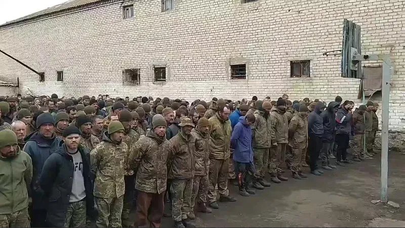 Генштаб ВСУ отдал приказ о капитуляции боевикам «Азова»* на металлургическом комбинате в Мариуполе