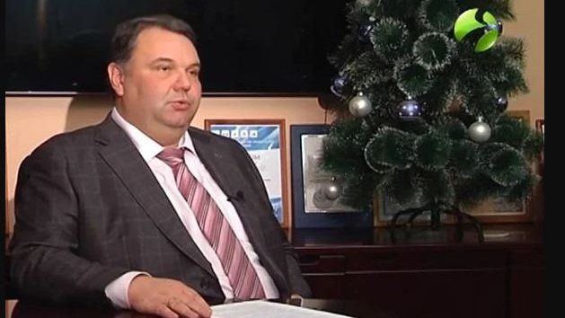 У экс-главы Фонда жилищного строительства Ямала Калашникова арестовали самолёт и гостиницу