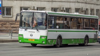 В Челябинске загорелся автобус с пассажирами