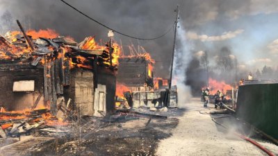 За вчерашний день в Свердловской области сгорели десятки домов, четыре человека погибли