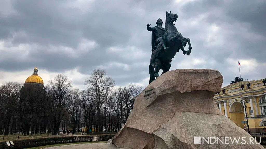 В Санкт-Петербурге открыли памятник к 350-летию со Дня рождения Петра Первого