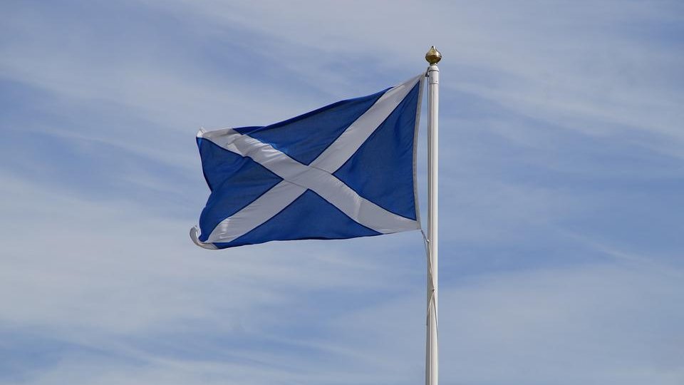 Шотландия призвала правительство Великобритании созвать комиссию по чрезвычайным ситуациям
