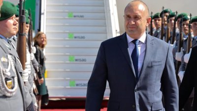 Президент Болгарии отказал Киеву в поставках оружия