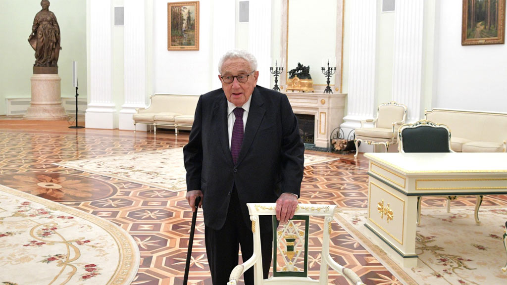 Украина внесла в список «Миротворца»* Генри Киссинджера