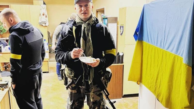«Кофеёк, плюшки стынут» – лидер Бумбокса подался искать смерть в Донбассе