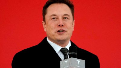 Маск грозит увольнением сотрудникам Tesla из-за удаленки