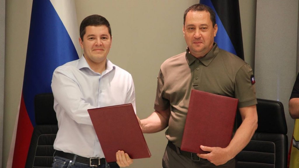 Глава Ямала Артюхов подписал соглашение о сотрудничестве с Волновахским районом ДНР