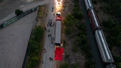 Грузовик с 46 мертвыми мигрантами нашли на юге Техаса