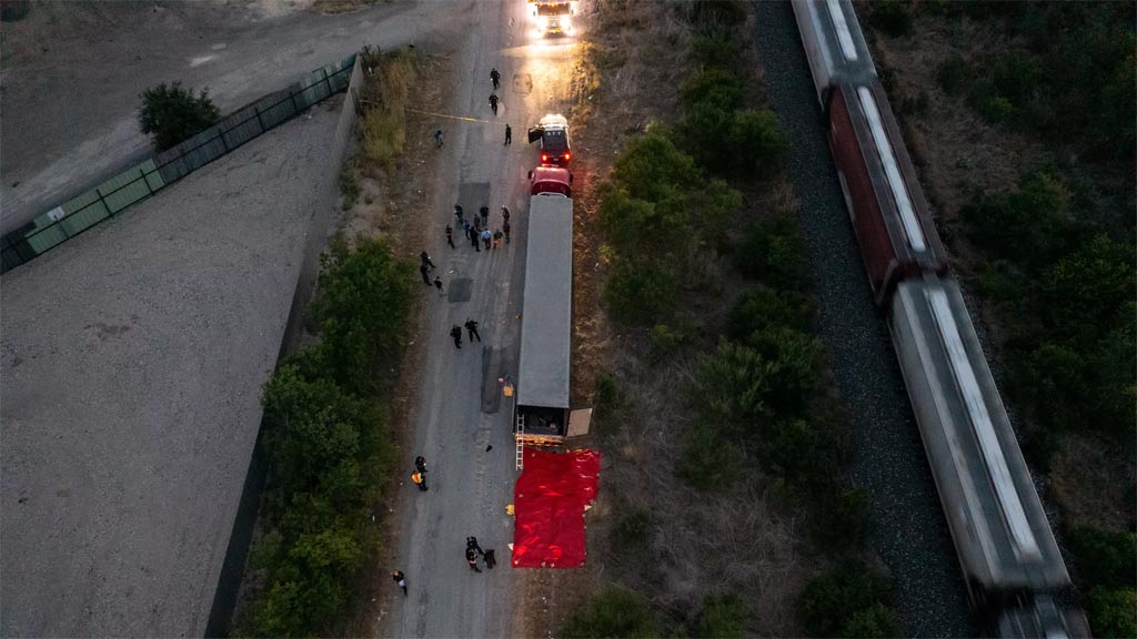 Грузовик с 46 мертвыми мигрантами нашли на юге Техаса