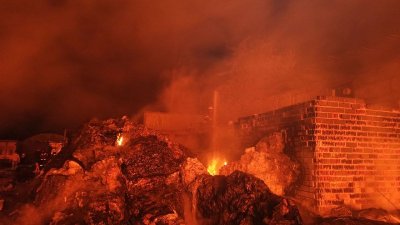 На Комсомольской второй день подряд пожары
