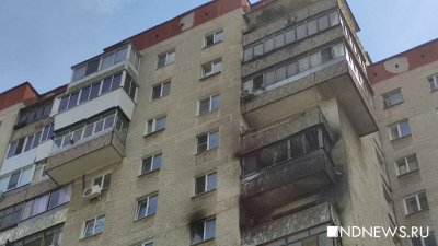 В Екатеринбурге тушат пожар в многоэтажке. Один из жильцов погиб