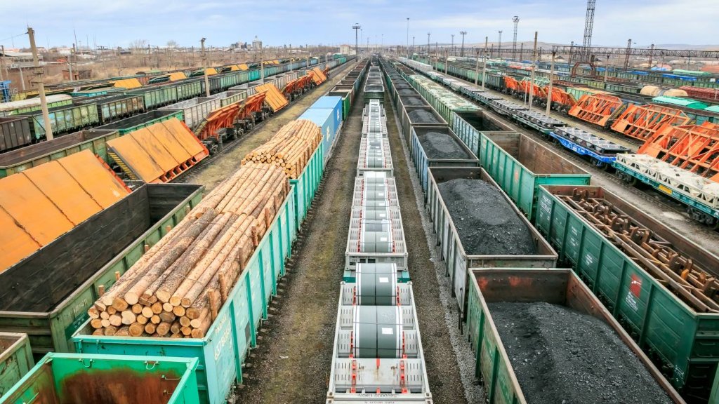 Уральские металлурги передают контроль за внутренними перевозками автоматике