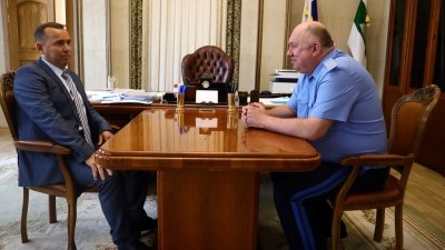 Губернатор Шумков поговорил с новым главой погрануправления ФСБ о воспитании молодежи