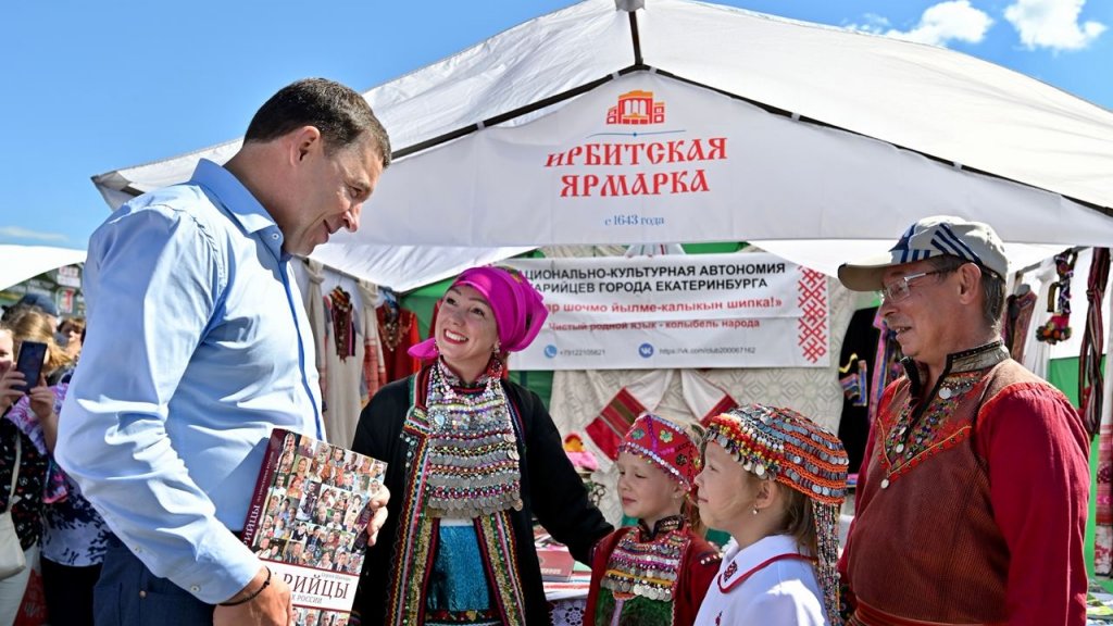 Куйвашев посетил Ирбитскую ярмарку и призвал туристов ценить местные бренды