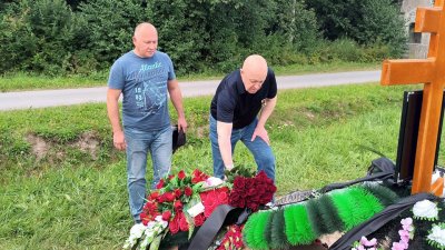 Пригожин рассказал о возложении цветов к могиле погибшего в ходе СВО россиянина