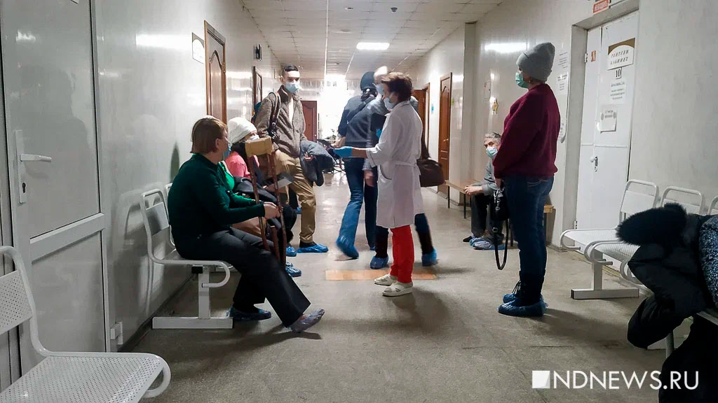 В Якутии невролог проводила медосмотр 10 пациентов одновременно