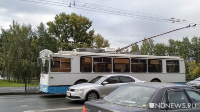 Власти Екатеринбурга заявили о планах обновить весь парк троллейбусов и трамваев